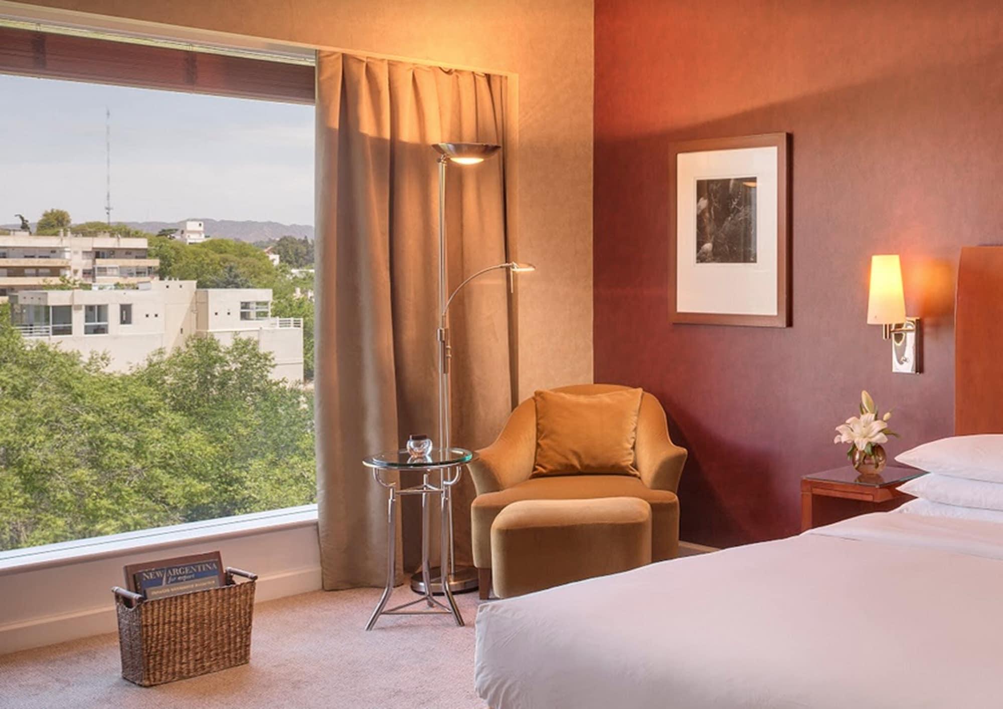Park Hyatt Mendoza Hotel, Casino & Spa Exterior foto A room at the hotel