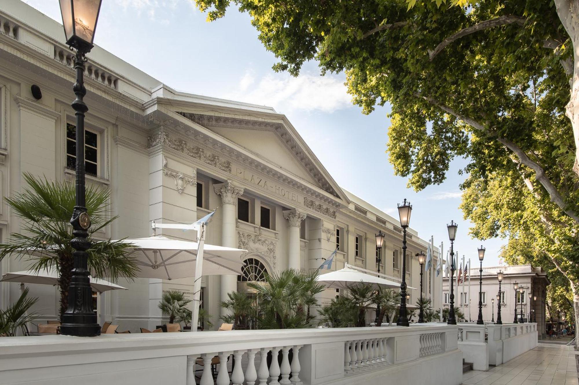 Park Hyatt Mendoza Hotel, Casino & Spa Exterior foto The exterior of the Los Angeles County Museum of Art