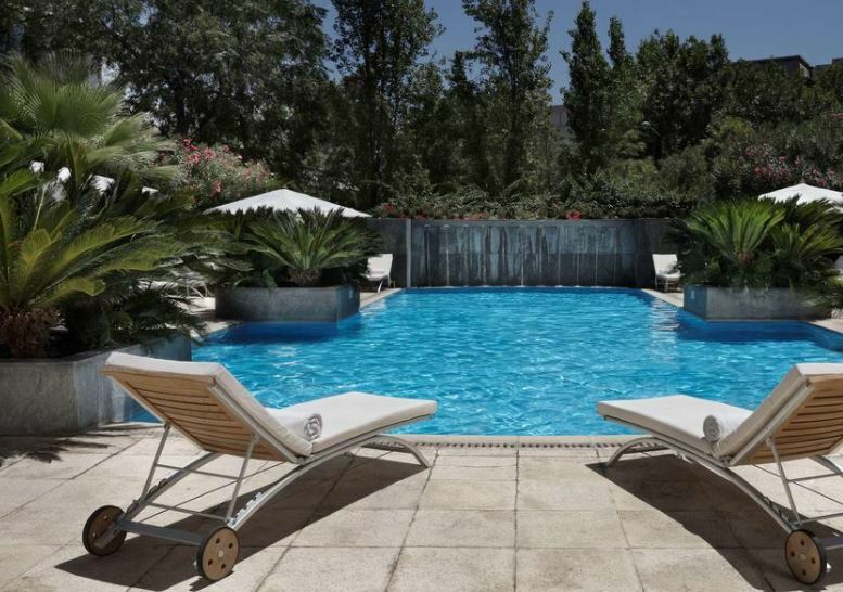 Park Hyatt Mendoza Hotel, Casino & Spa Exterior foto The pool at the Four Seasons Hotel